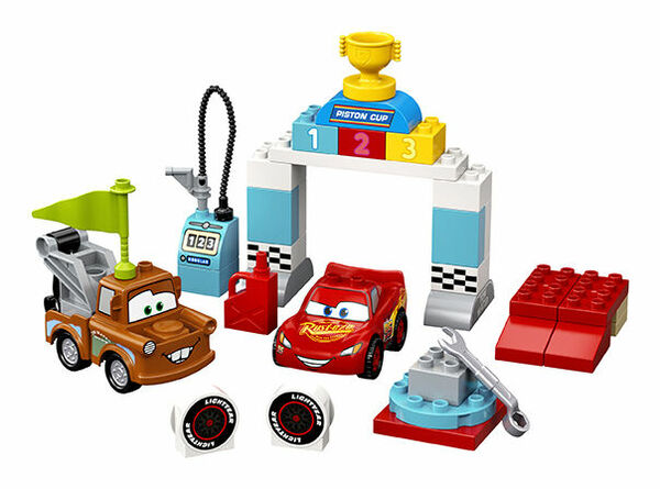 Lego Závodní den Bleska McQueena 10924 porovnat ceny