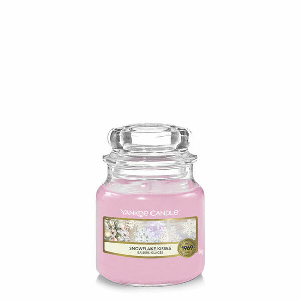 YANKEE CANDLE Classic Vonná svíčka malá Snowflake Kisses 104 g porovnat ceny